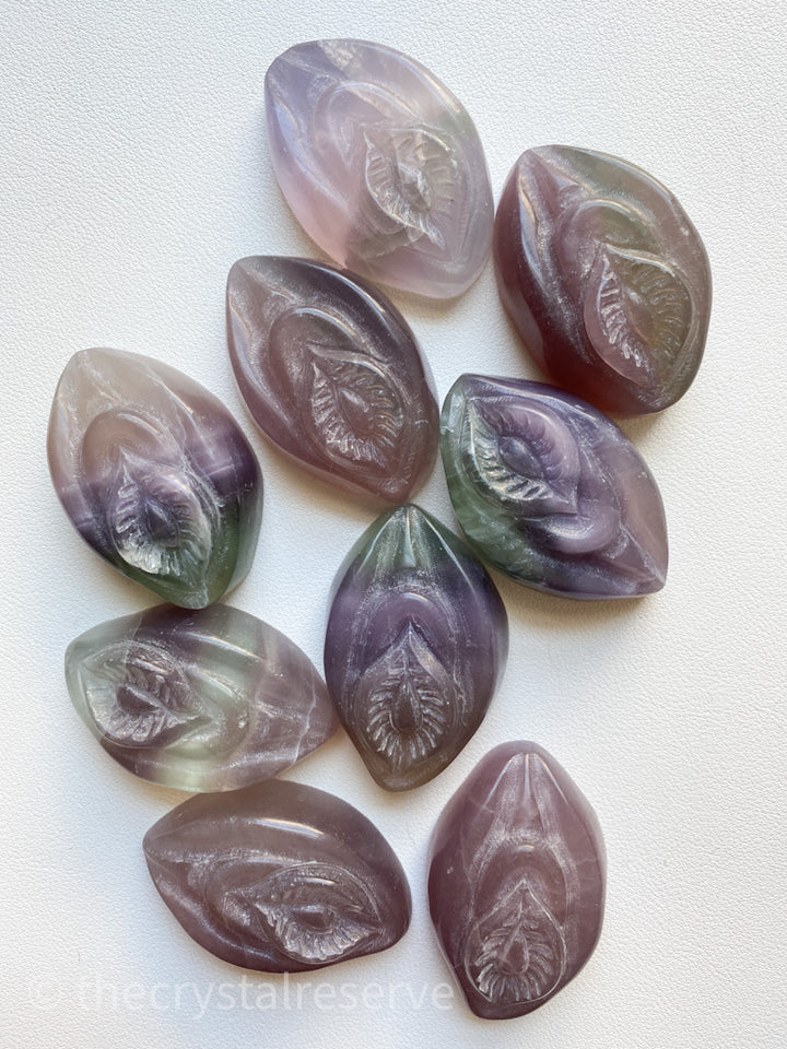 P POWER VULVA Crystal